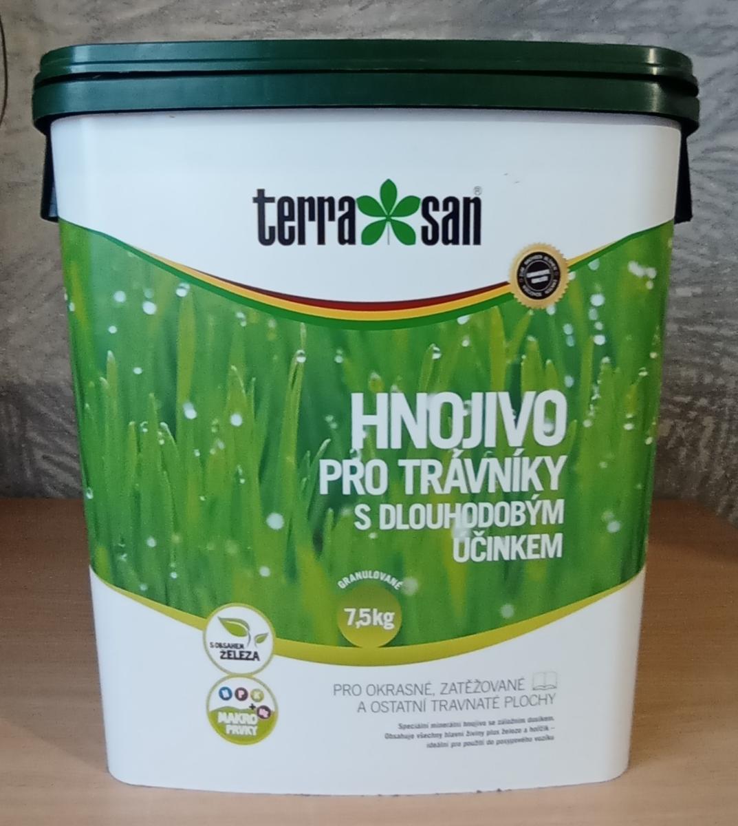 Granulové hnojivo pre zelený TRÁVNIK (Terrasan) - 2,8 kg! - Dom a záhrada
