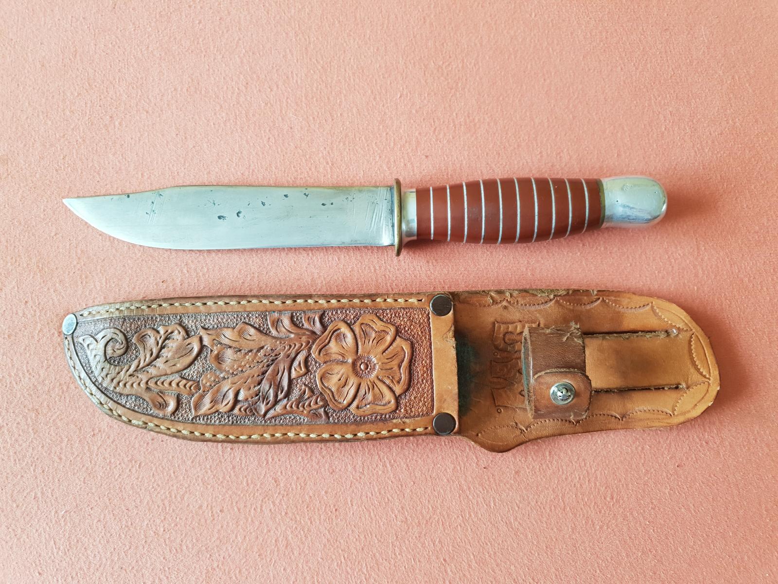 Starý lovecký nôž neznačený, kožené púzdro značené D.W. - Vojenské zberateľské predmety