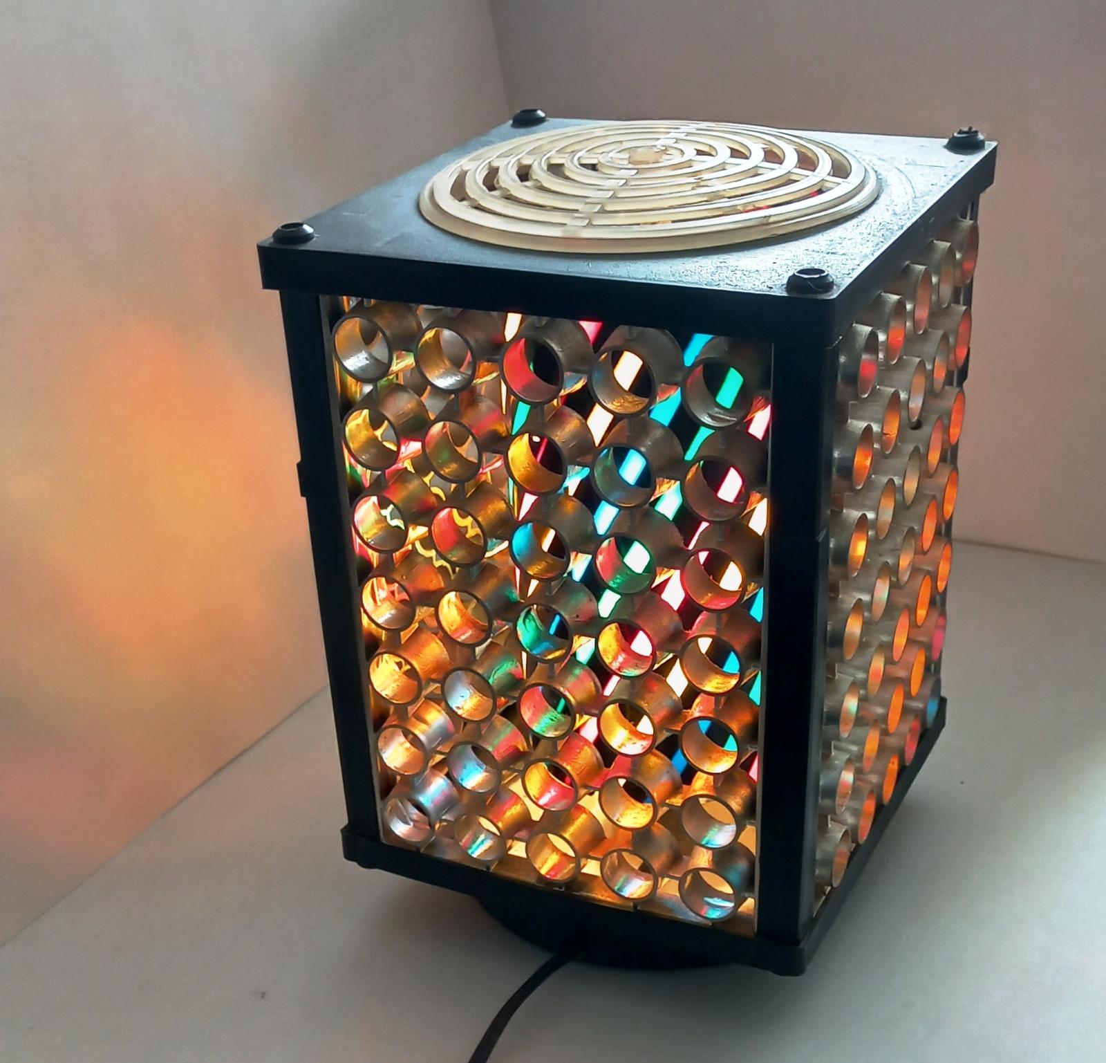 Retro „disko“ lampa, originál 80. roky, plne funkčný - Starožitnosti