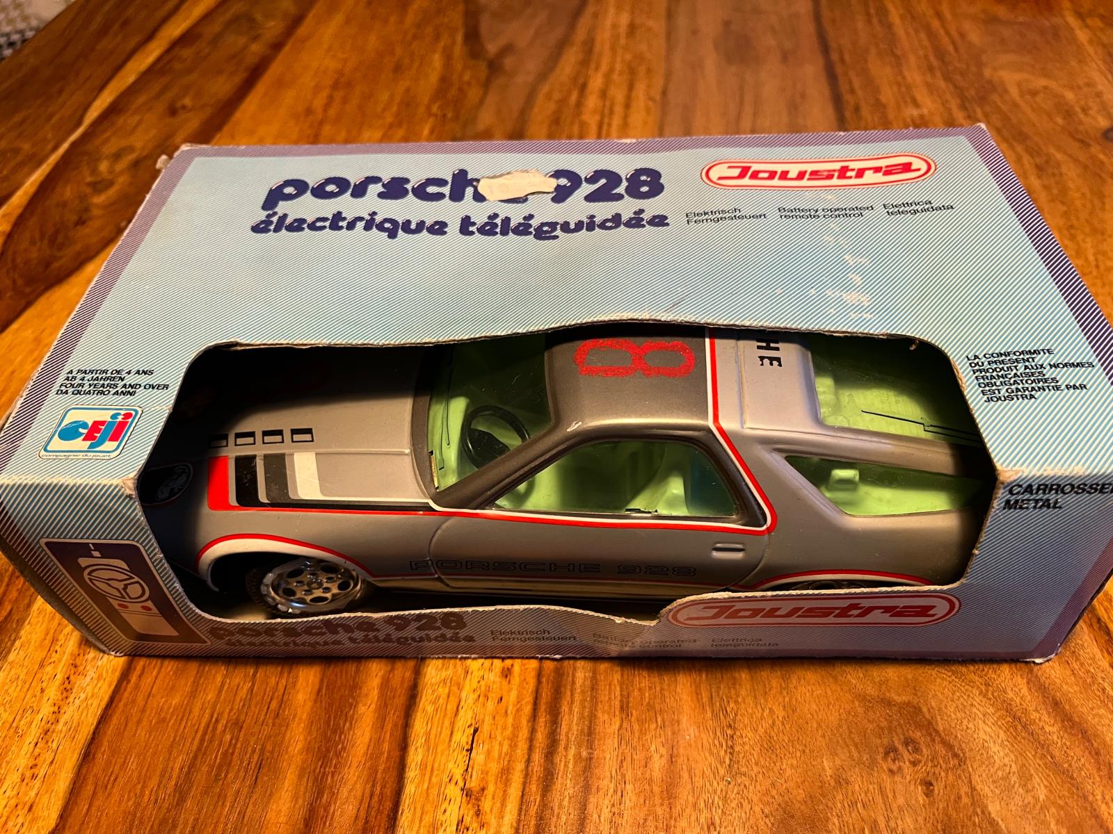 Retro hračka - model Porsche 928 na ovládanie - Starožitnosti a umenie