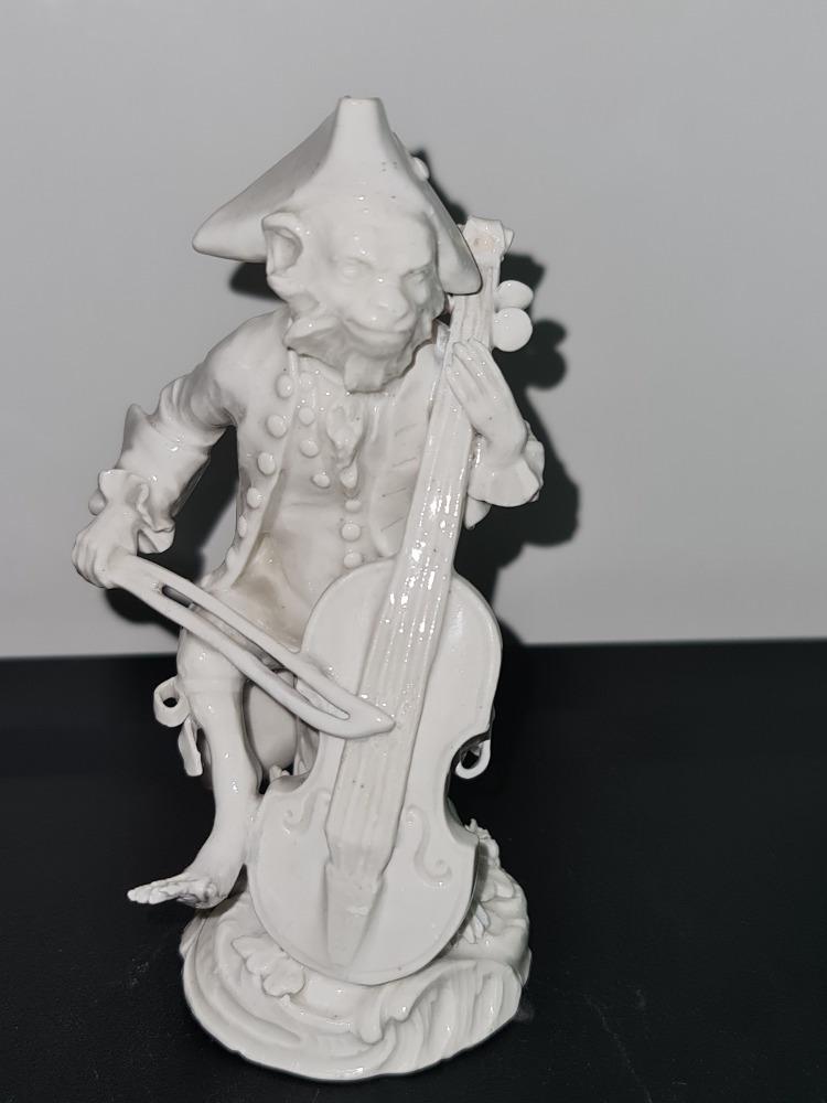 Miešeň, Miešenská, Meissen, baroková opička, hráč na base, 1755 - Starožitnosti a umenie