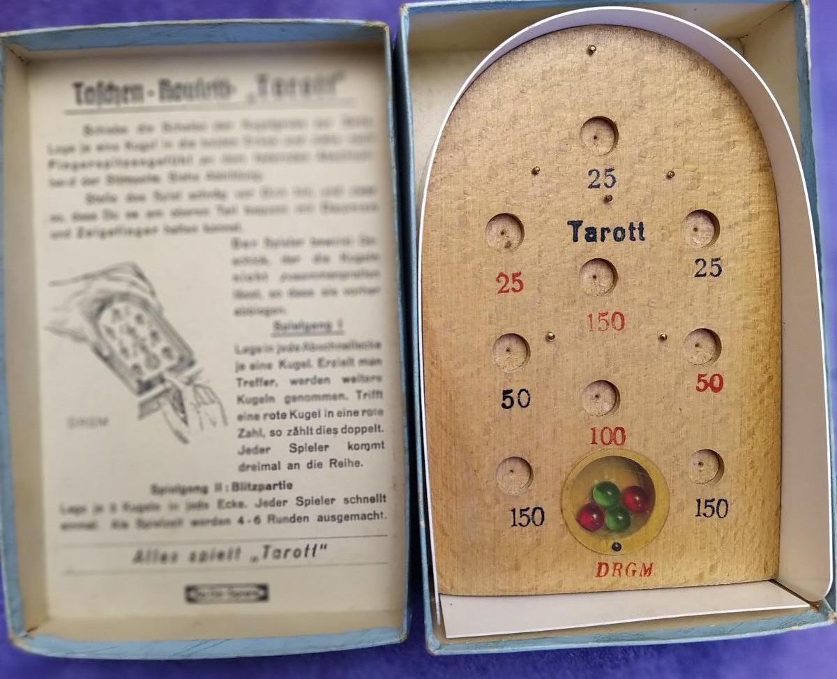 Stará spoločenská dosková hra z 50. rokov min.stol.v pôvodnej krabici. - undefined