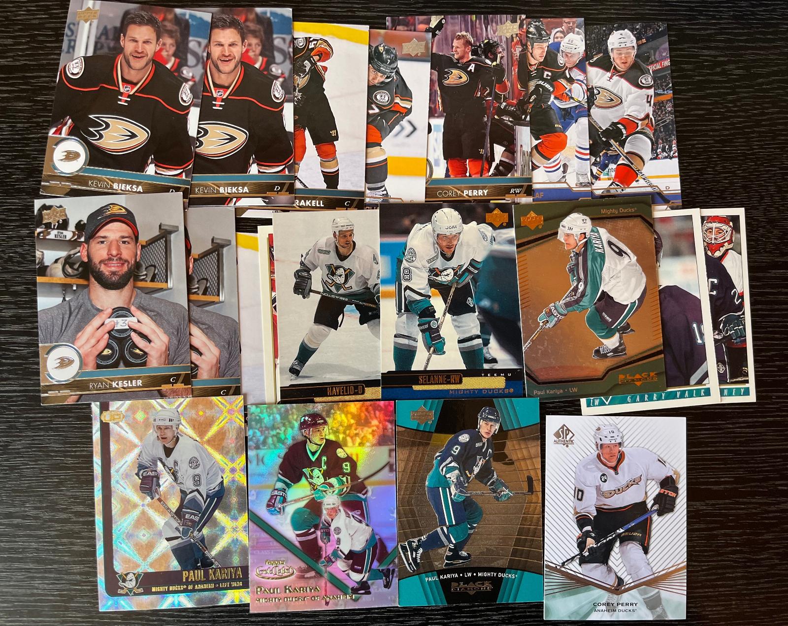 NHL lot 20 ks kariet Anaheim Mighty Ducks Kariya Selanne - Hokejové karty