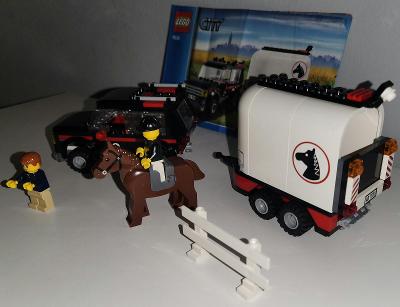 LEGO City 7635 4WD s prívesom na kone