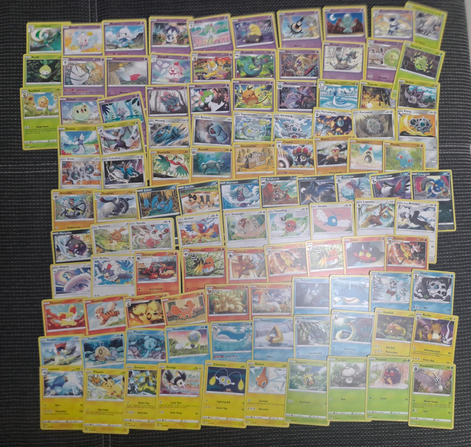 Pokémon karty 106 kariet série Silver (každá karta iná) - Zábava
