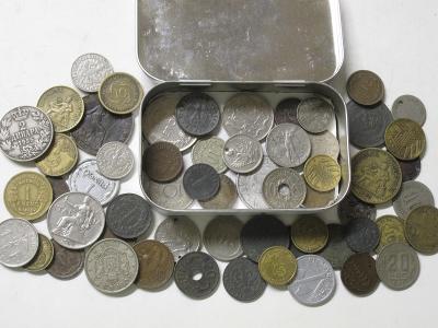 58 ks starých mincí do roku 1945 v plechovej krabičke