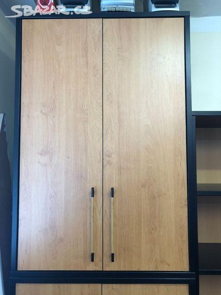 Kancelársky nábytok Skrinka s dvierkami 114 x 77x 40 cm - Podnikanie a priemysel