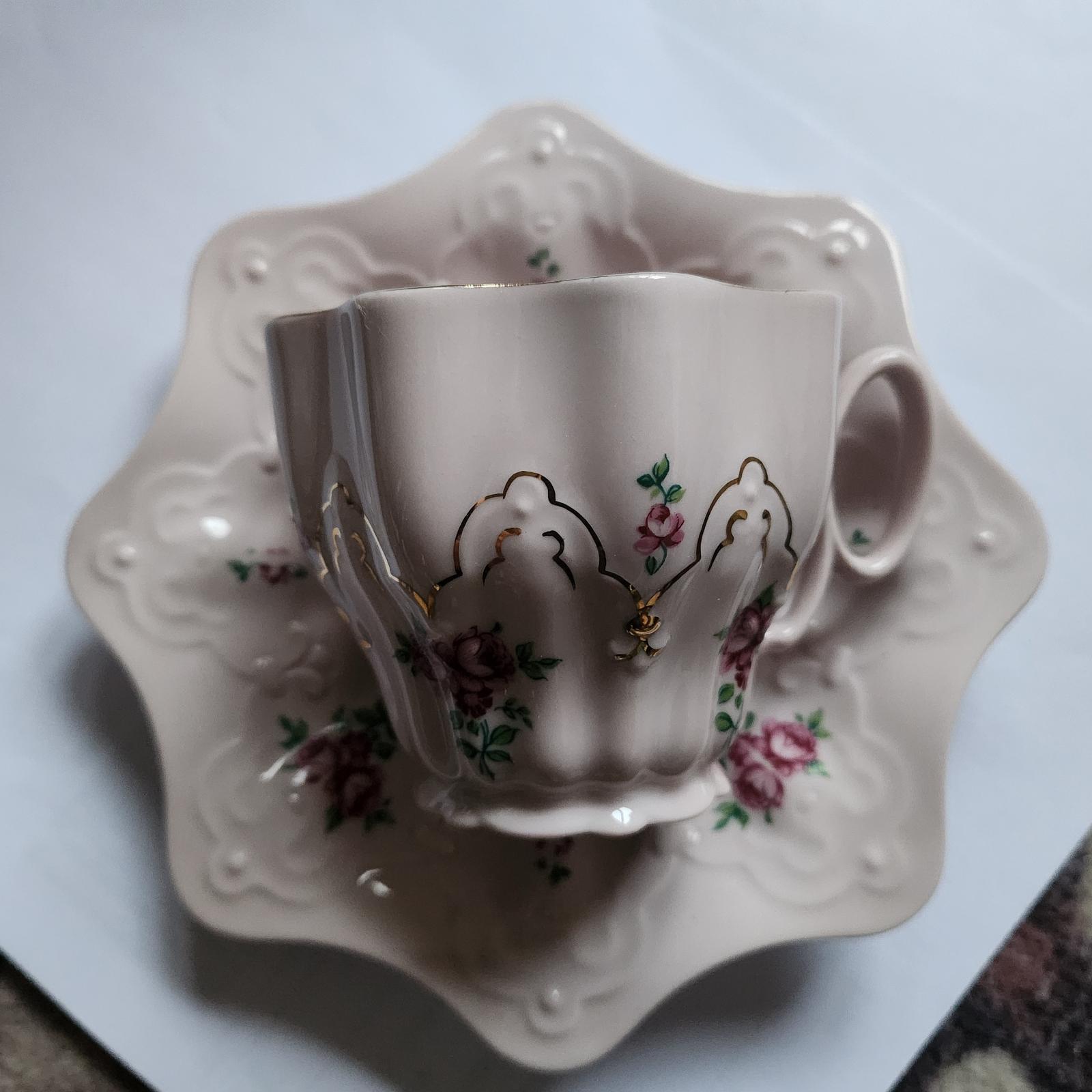 Šálka ​​s tanierikom z ružového porcelánu H&C - Zariadenia pre dom a záhradu