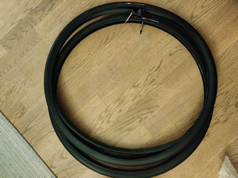 Claris R2000 set + Bontrager tyres / Sada komponentov - Cyklistika
