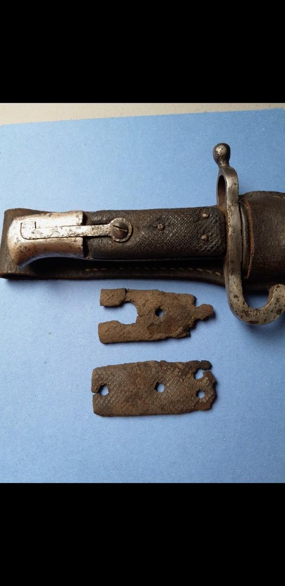 Kožené držadlá (madlá) na bodák Werndl 1867 - Vojenské zberateľské predmety