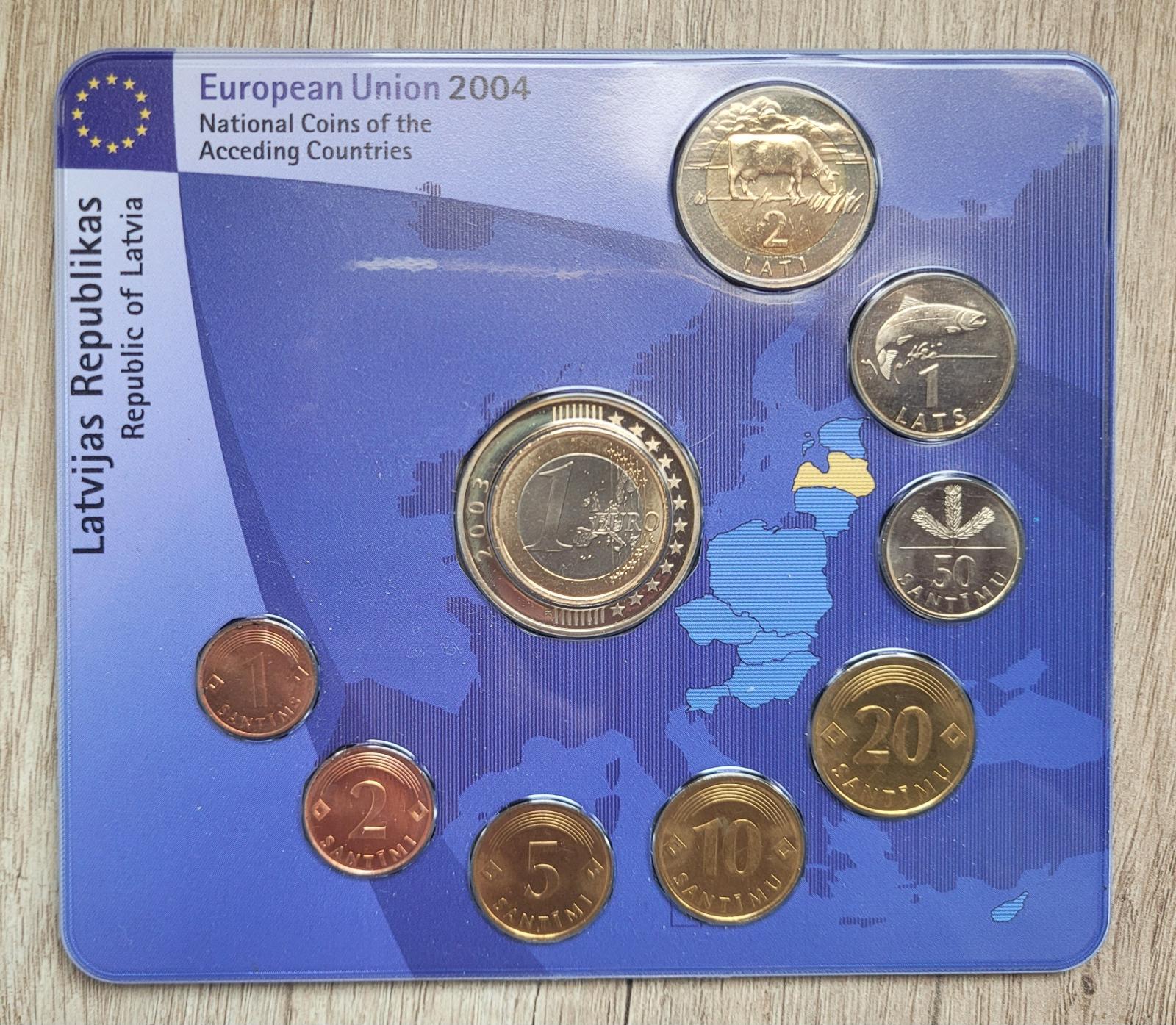 ✅sada obežných mincí Lotyšsko - Európska Únia 2004 - Numizmatika