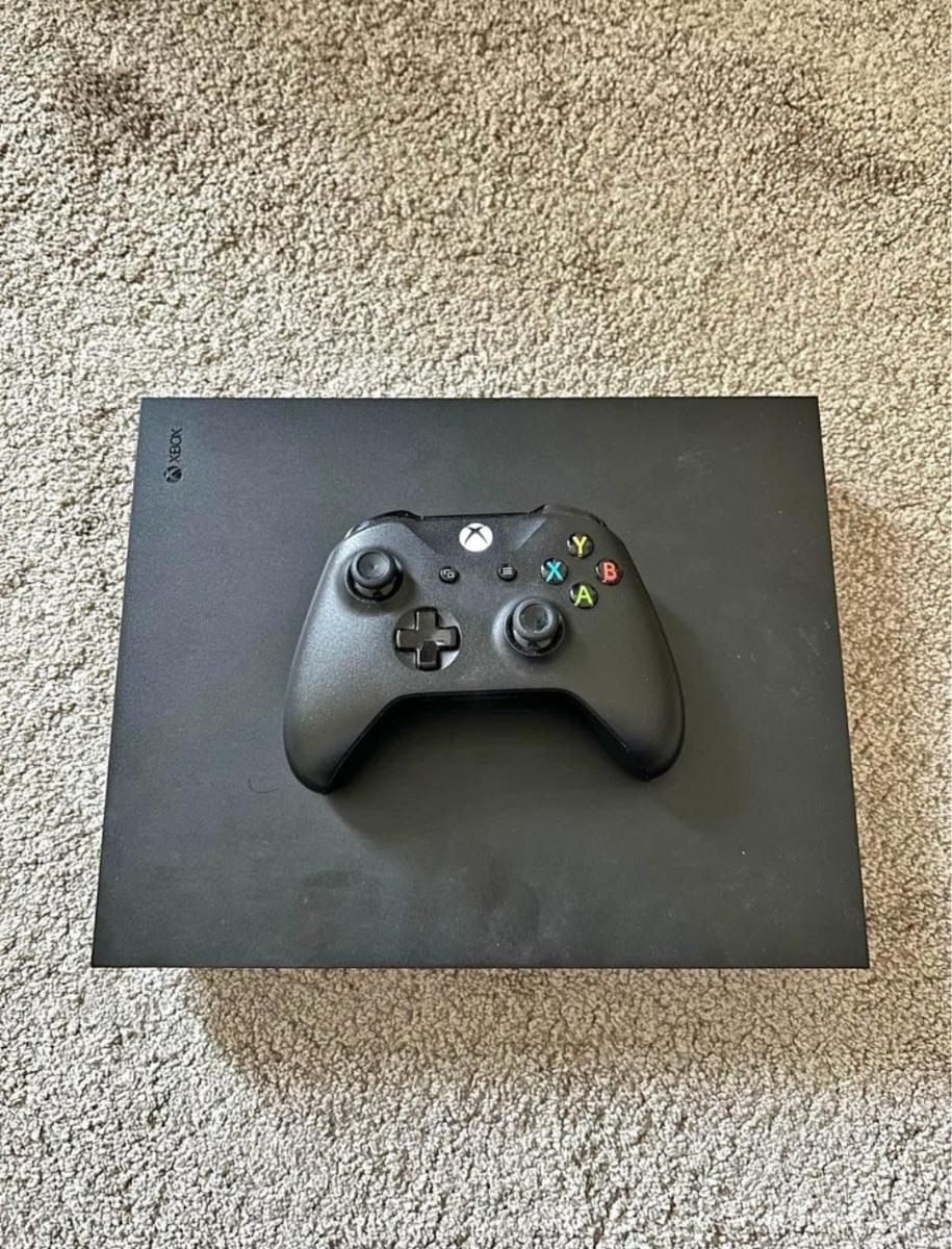 Xbox One X 1TB - Počítače a hry