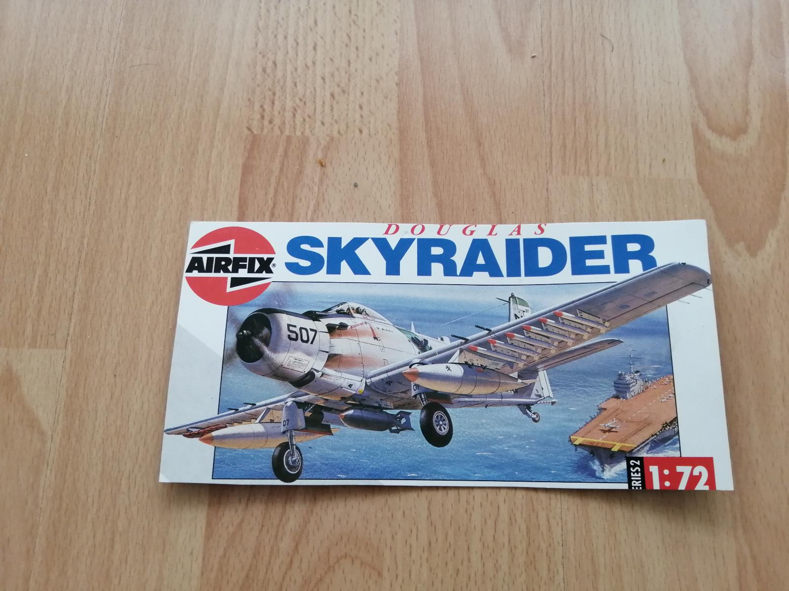 Douglas Skyraider 1:72 Airfix (čítajte popis) - Vojenské modely lietadiel