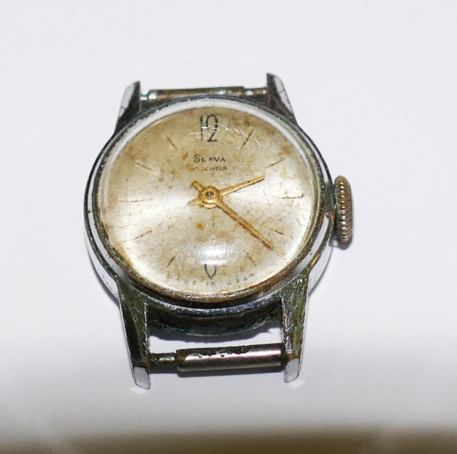 Staré hodinky - SLAVA - 17 jewels - MADE IN USSR. - Starožitnosti