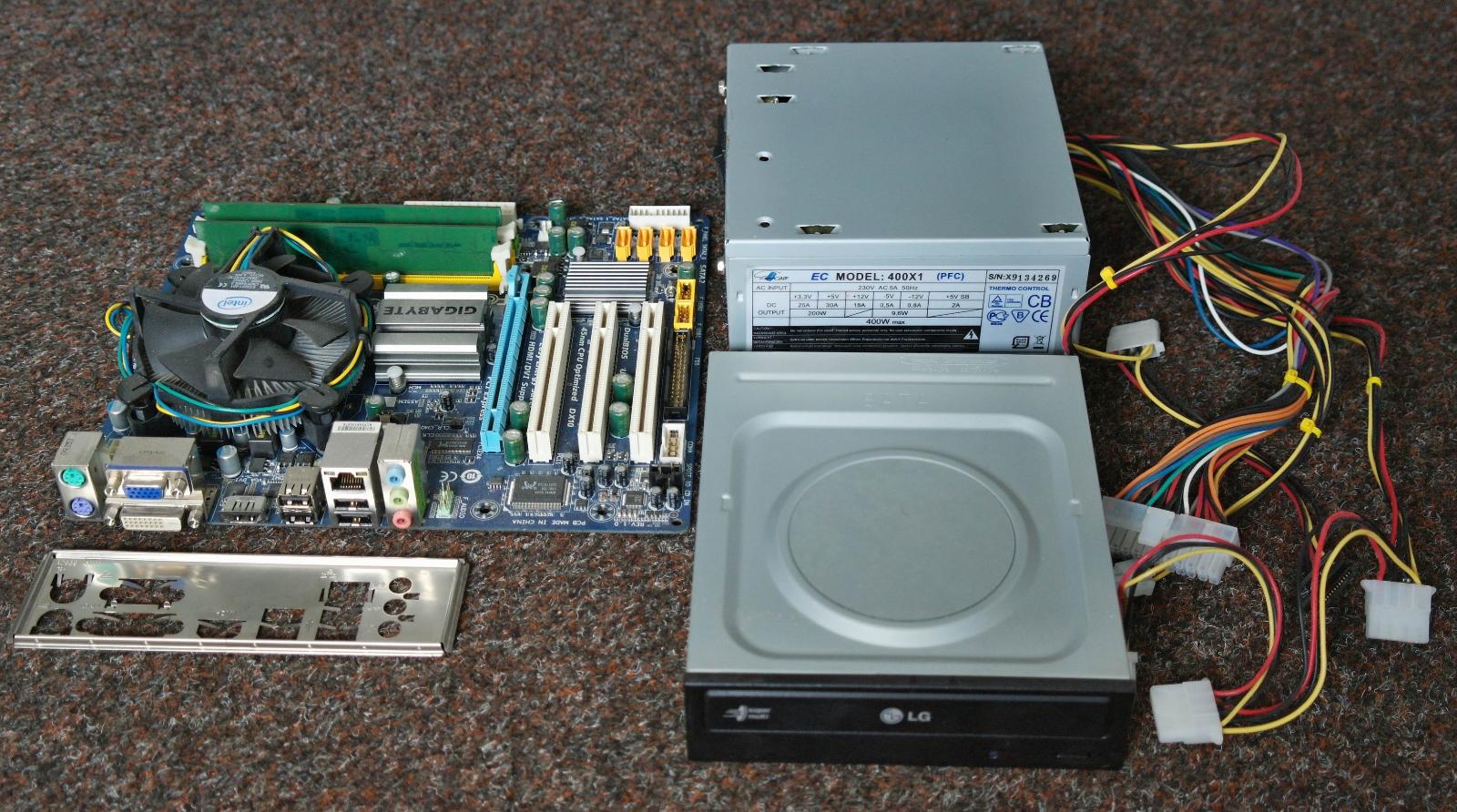 Gigabyte GA-G41M-ES2H + Pentium E5300 + chladič + RAM + zdroj + DVD - Počítače a hry