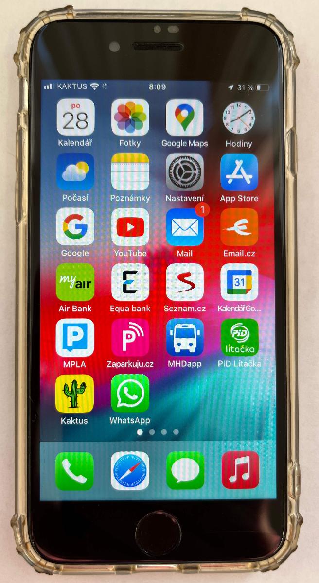 Mobilný telefón iPhone 8 64GB, čiernej farby + púzdro s externou batériou - Mobily a smart elektronika