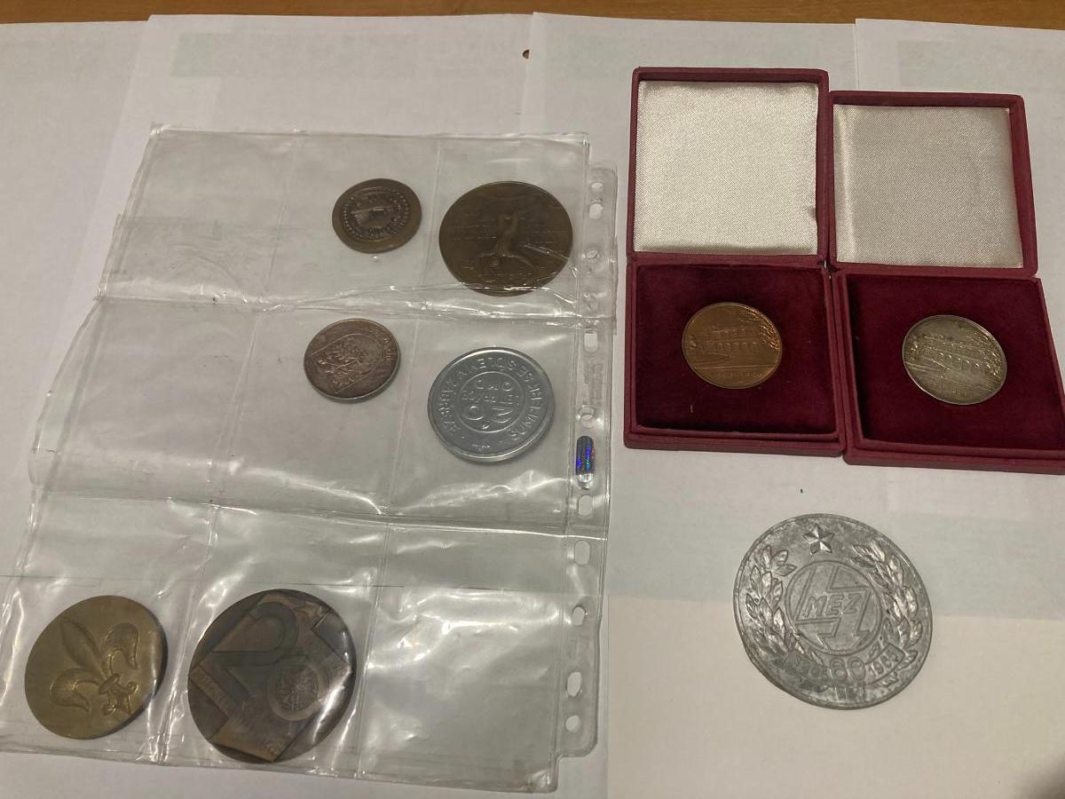 Konvolut starých mincí a medailí po zberateľovi všehochuť - Numizmatika