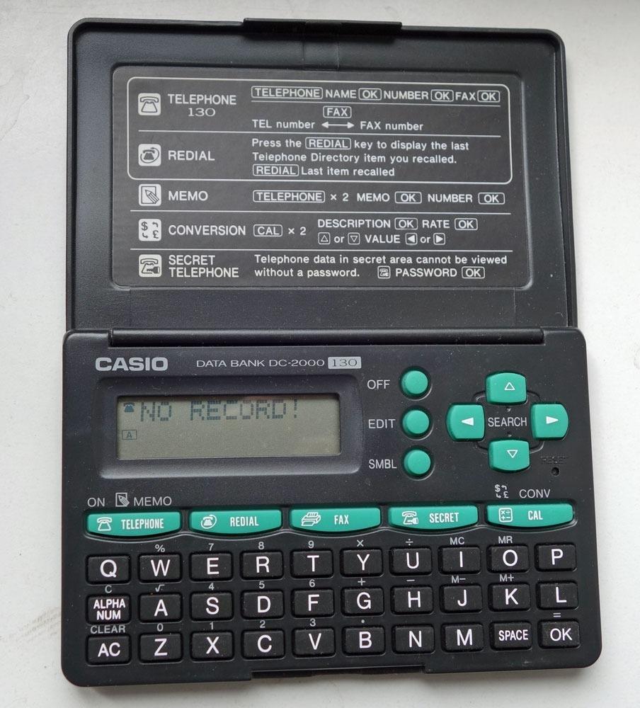 Malá databanka Casio, fungující, s krabicí i CZ návodem - Počítače a hry
