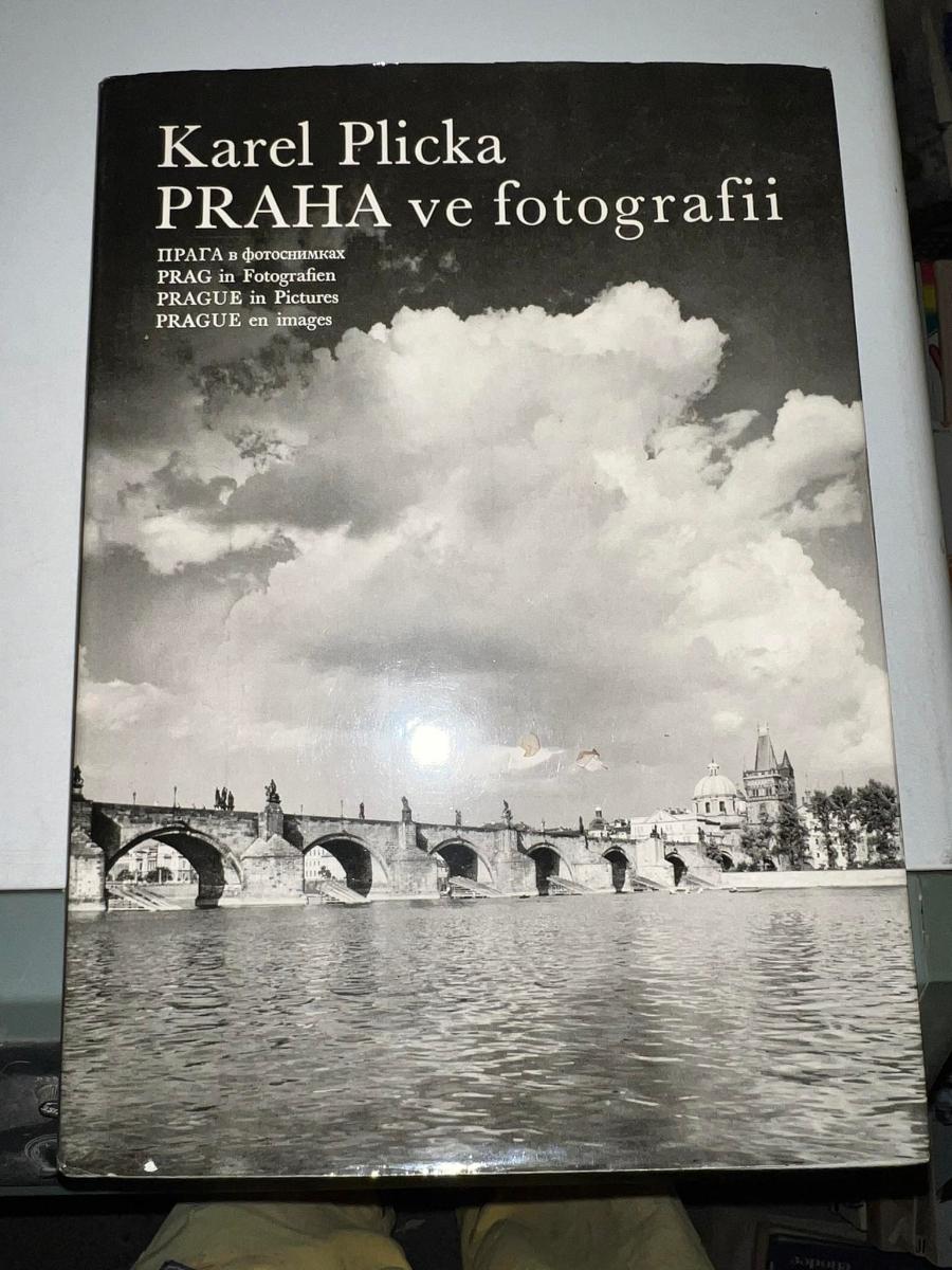 PRAHA VO FOTOGRAFII - Knihy