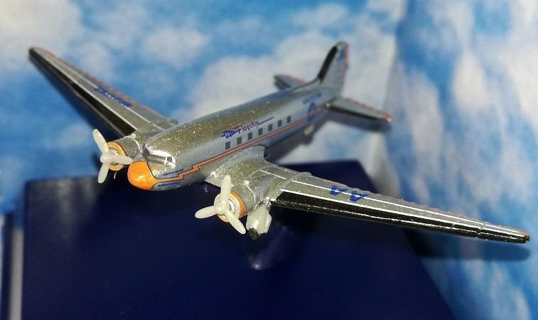 Kovový model lietadla Douglas DC-3 1:370 - Modely lietadiel