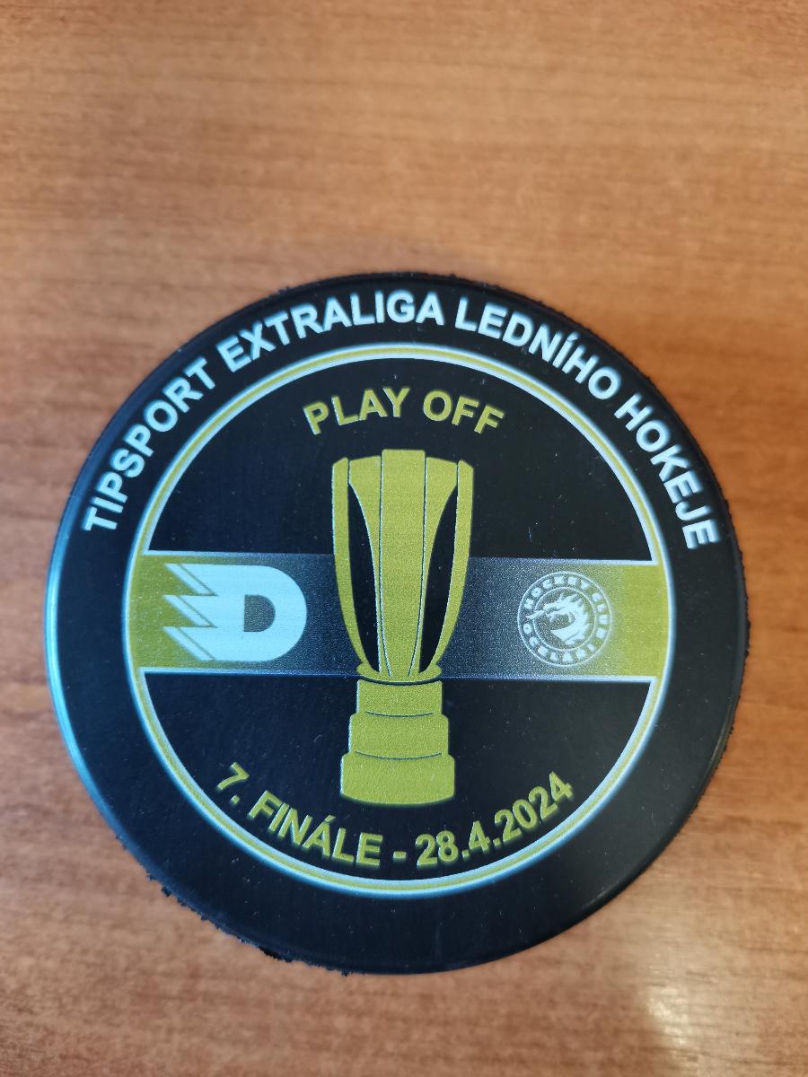 Hokejový puk finále 2024 Dynamo Pardubice vs Oceliari Třinec - Zberateľstvo