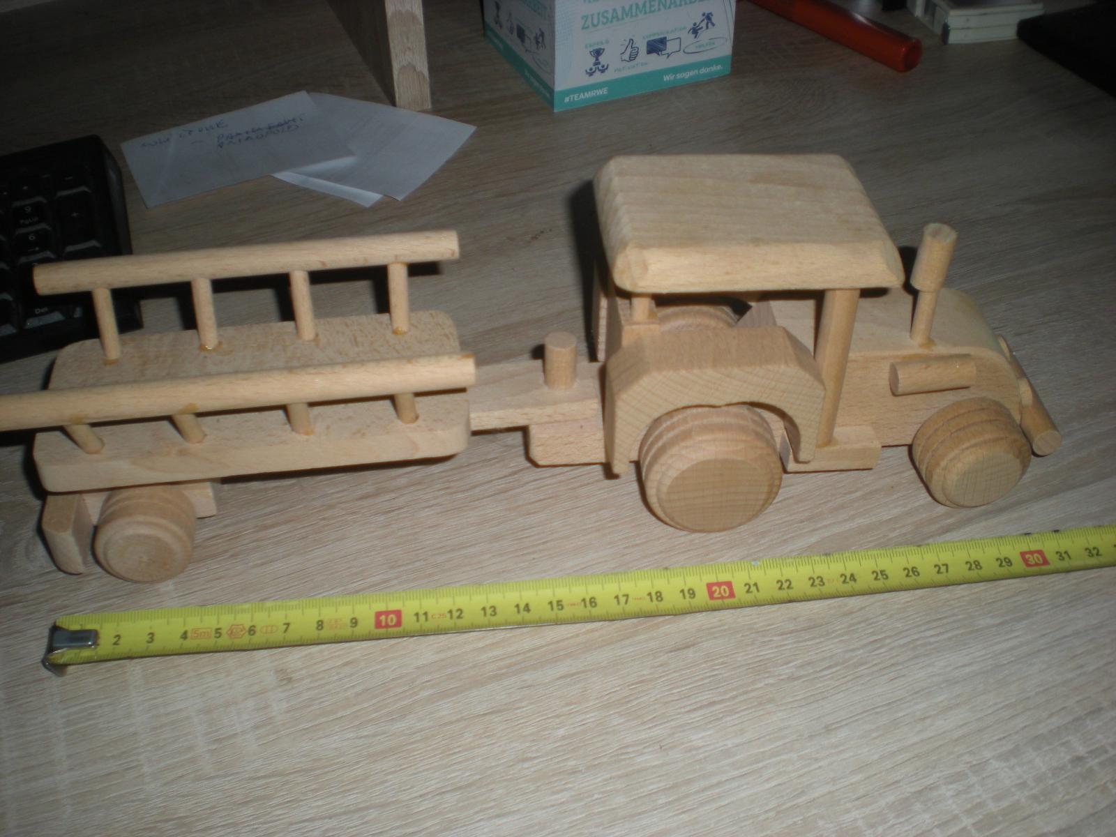 drevený traktor, nové - Deti
