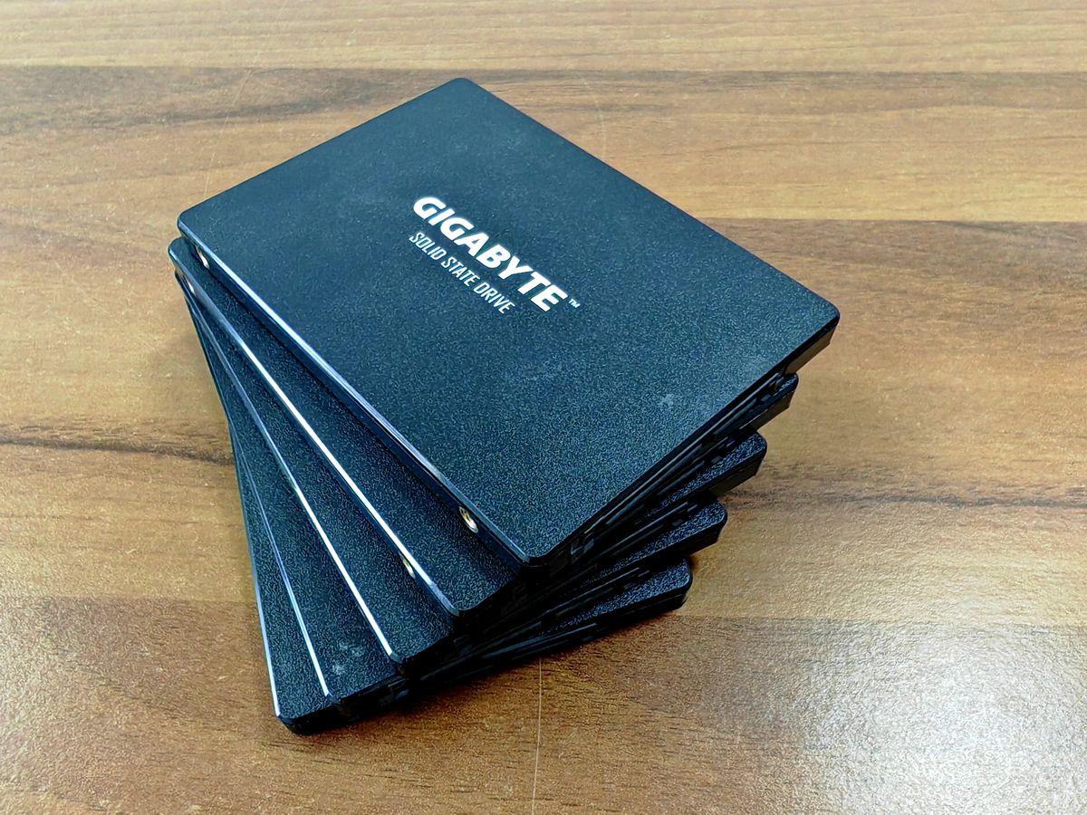 Gigabyte SSD 240 GB - Počítače a hry