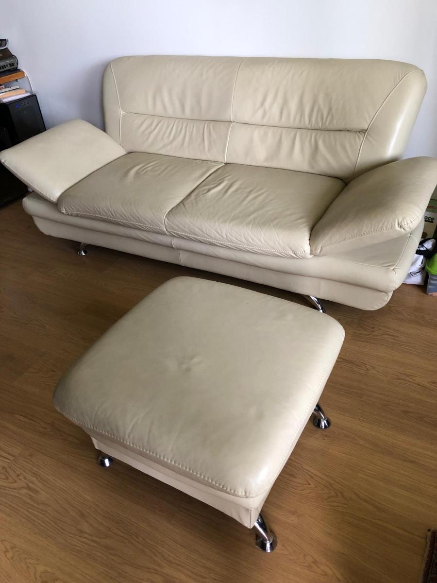 Kožená sedačka + taburet - Obývacia izba