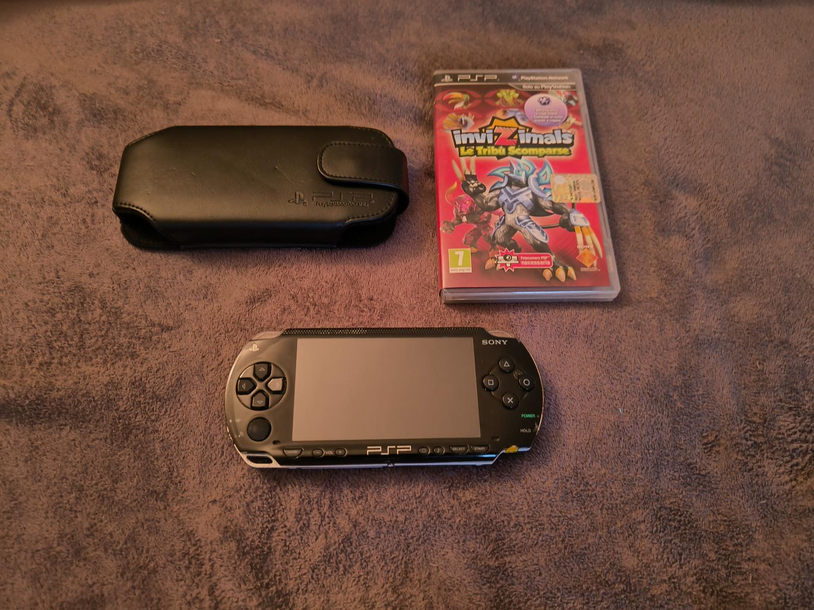 Playstation Portable / PSP 1004 konzola + puzdro a hra - Počítače a hry