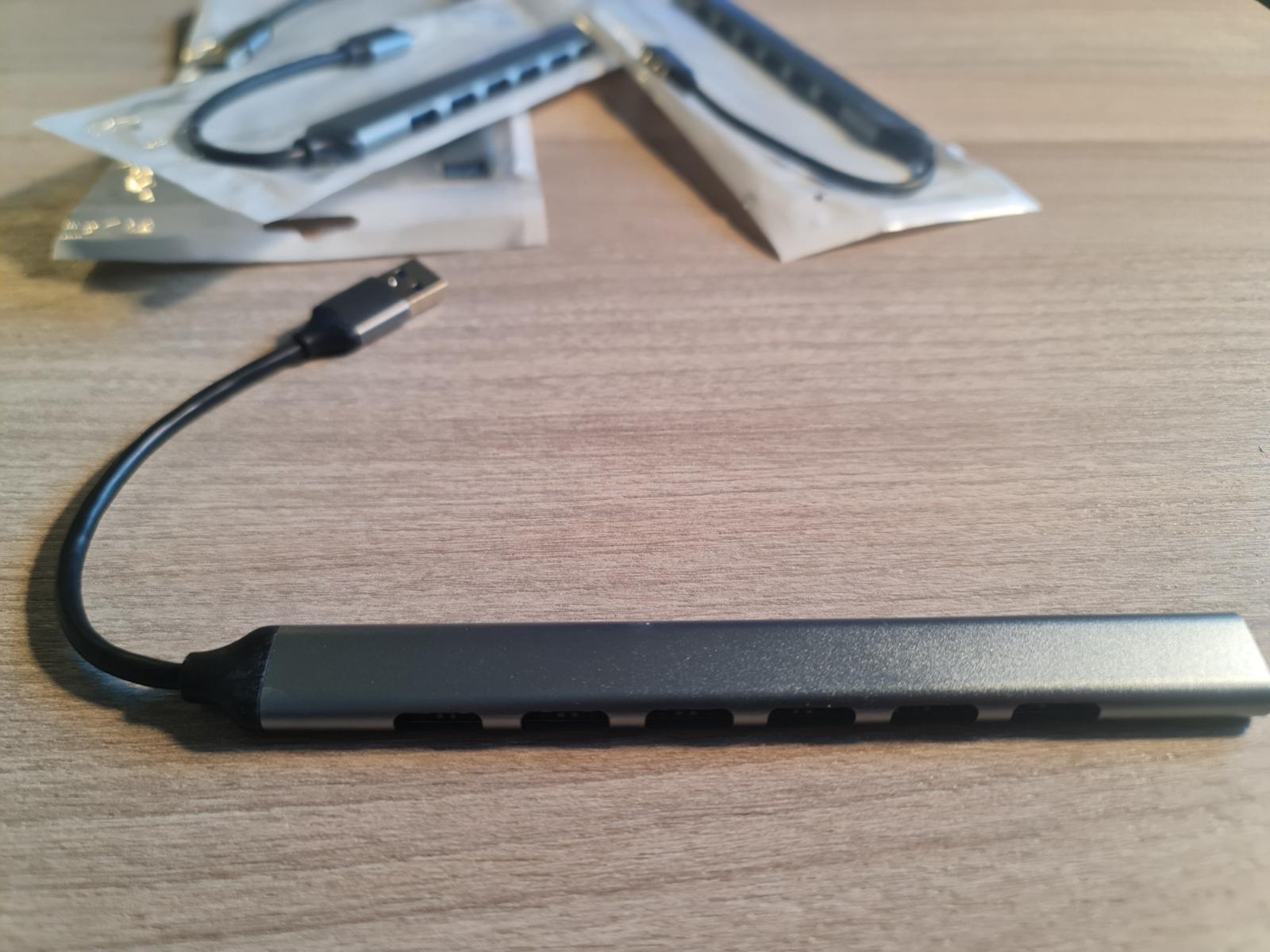 Hliníkové USB porty 7v1 zapojenie USB / USB-C - Príslušenstvo k notebookom