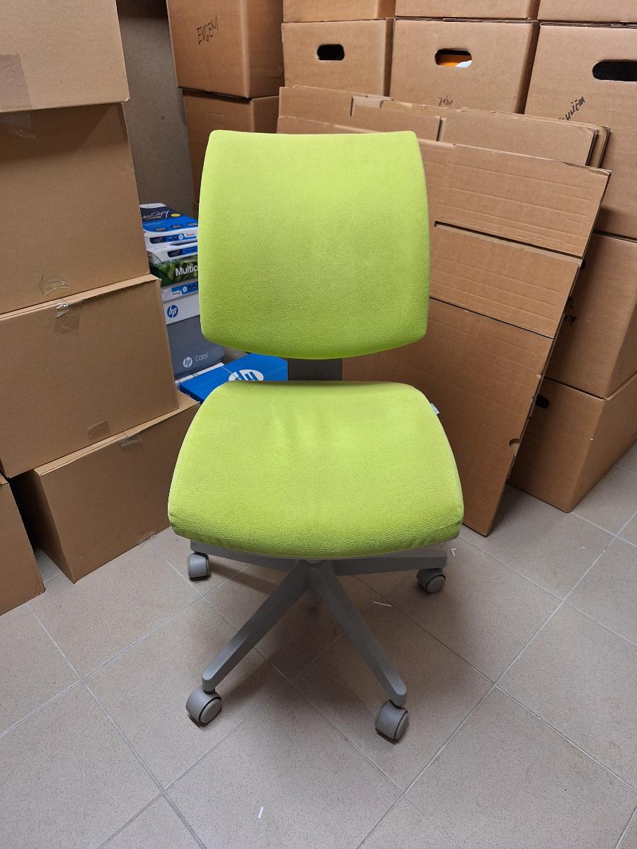Zelená stolička - undefined