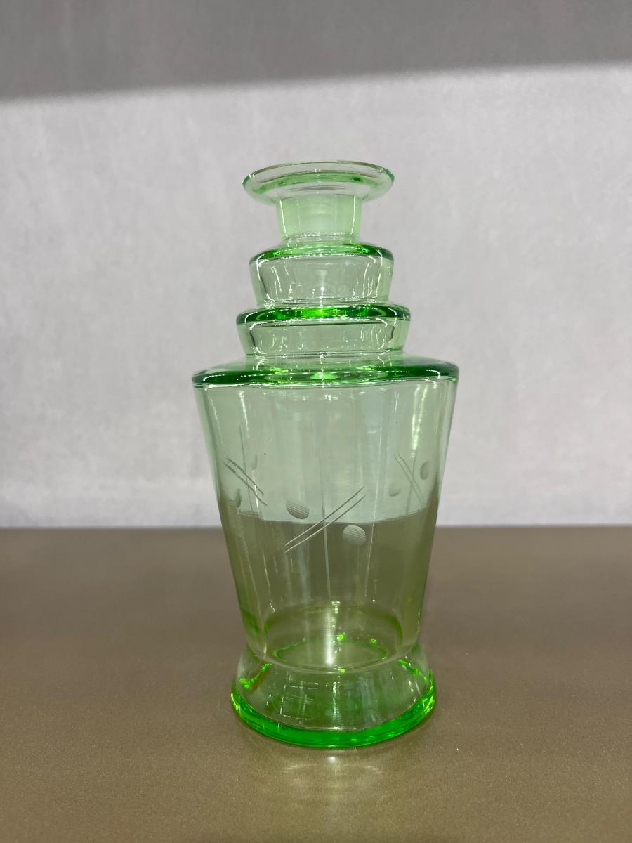 Váza - zelite sklo s motívom - možno uránové - Starožitnosti