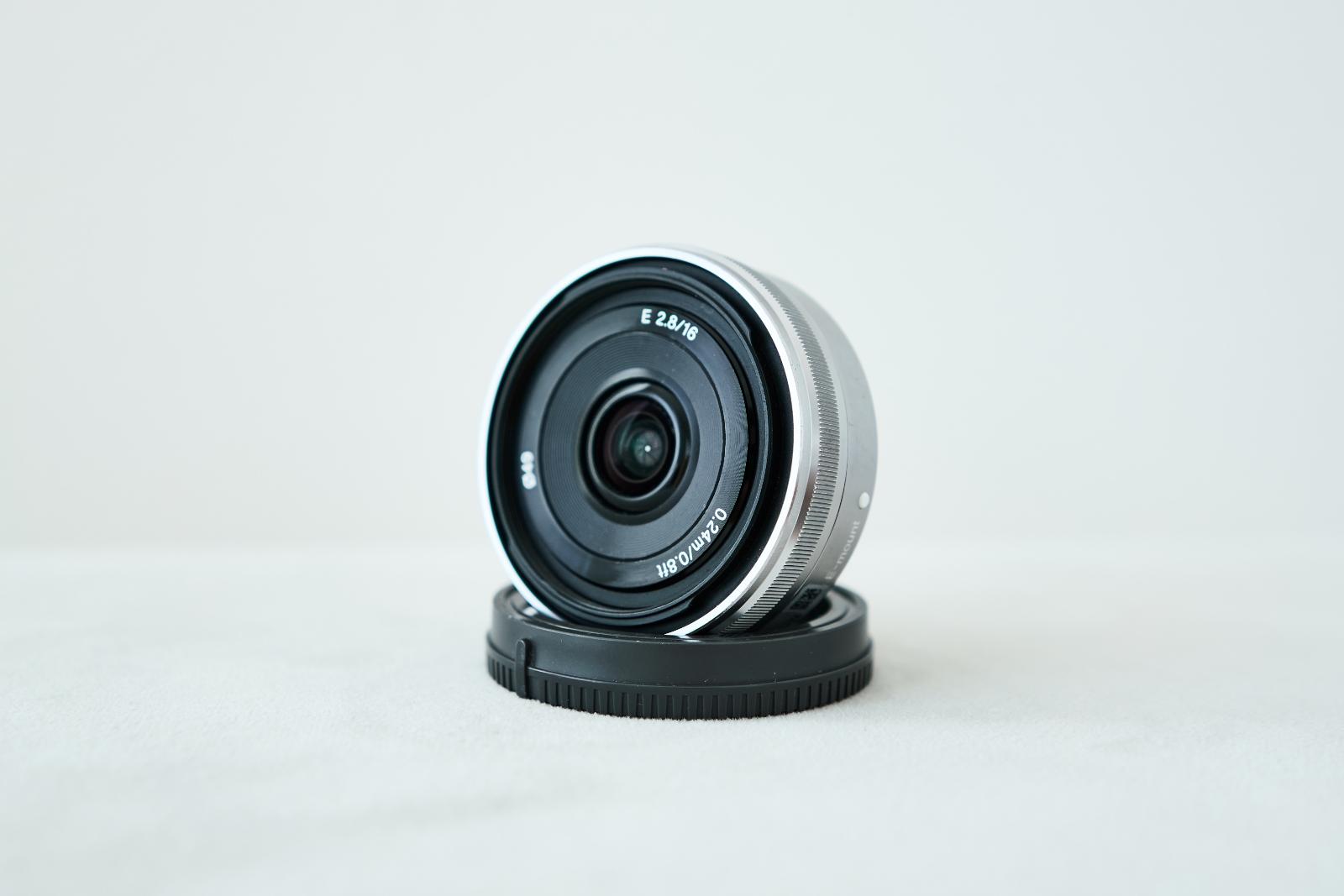 Širokouhlý objektív Sony 16 mm F2,8 (SEL16F28) - Foto