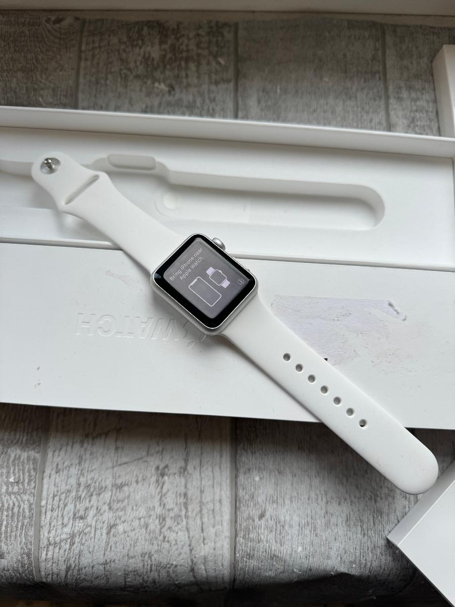 Apple Watch Bile Hodinky iOS prvni Generace Krabicka Nabijecka - Mobily a smart elektronika