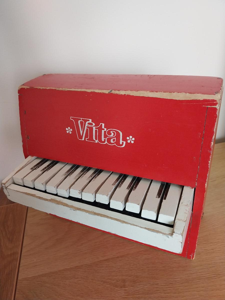 Drevené piáno, detská hračka zo 60-tych rokov, pôv. stav - Starožitnosti a umenie