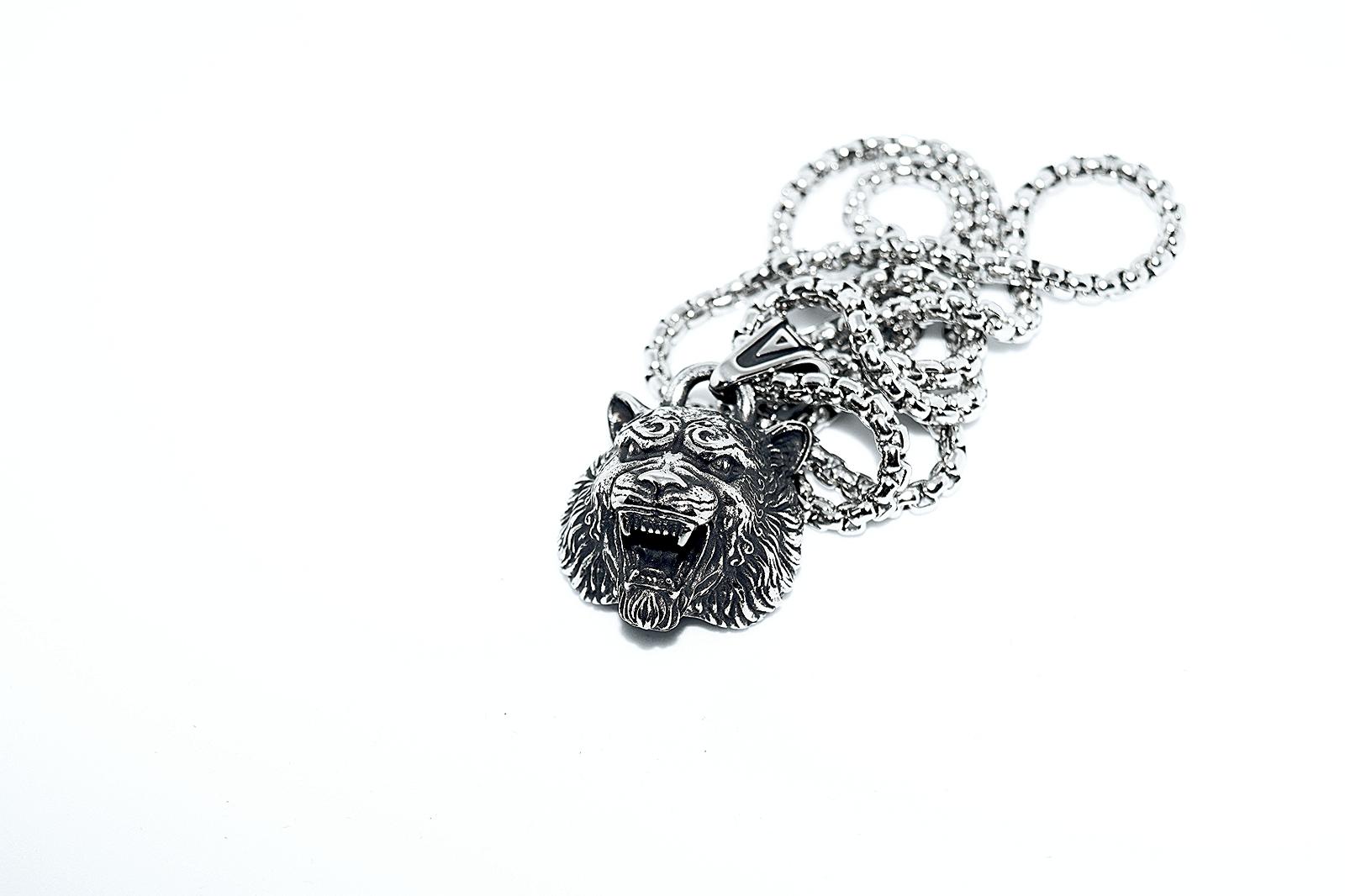 Hlava tigra s retiazkou (všetko z ocele) - Šperky