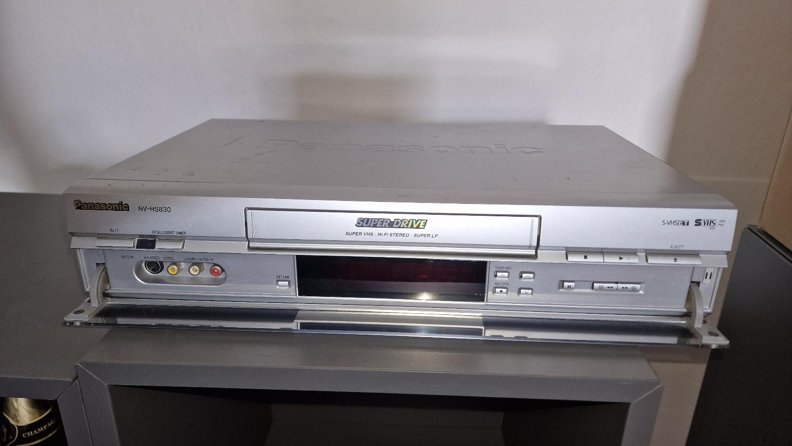 Videorekordér S-VHS Panasonic NV-HS830 - TV, audio, video
