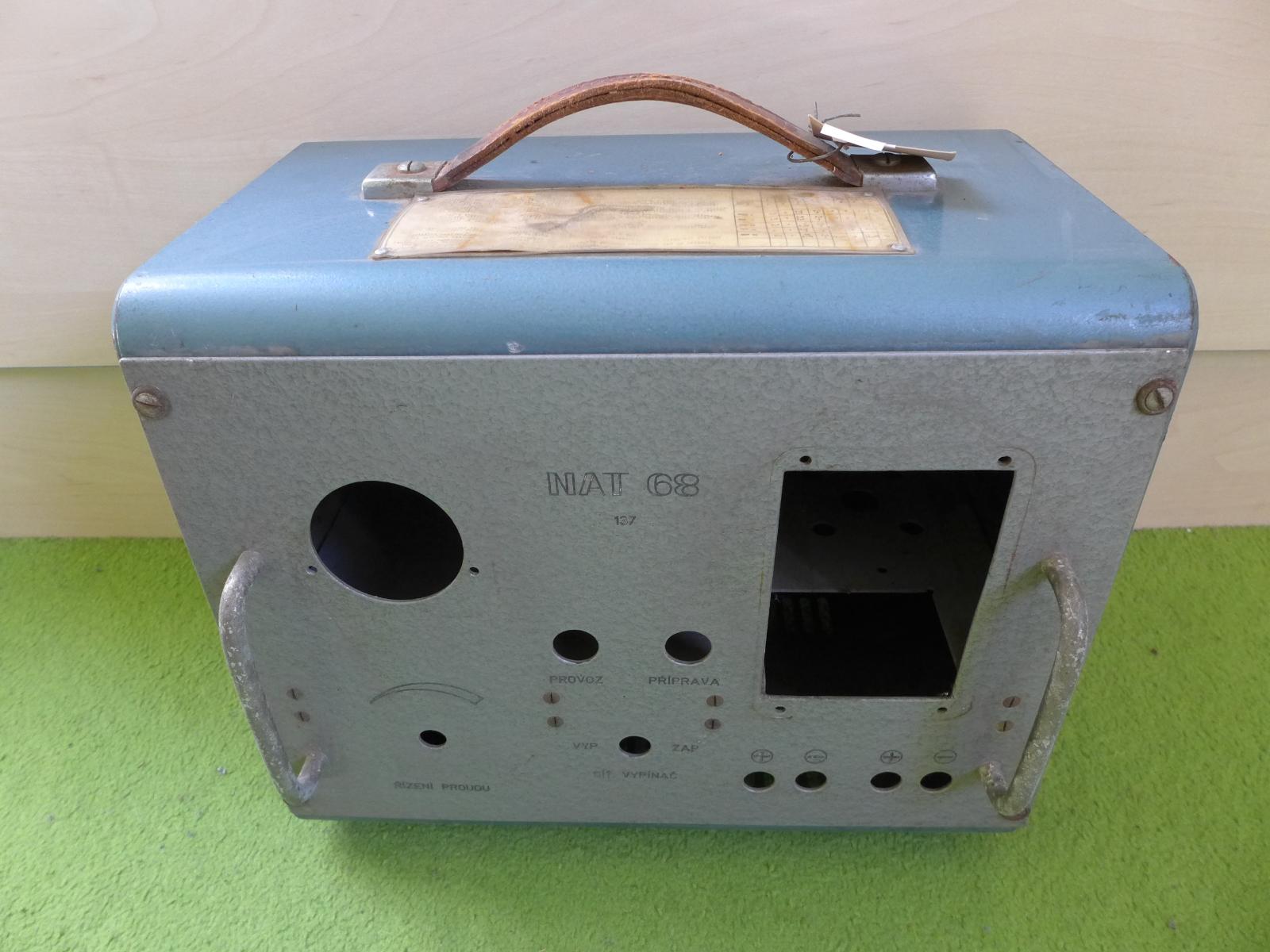 Škatuľa od nabíjačky NAT 68 - Starožitnosti