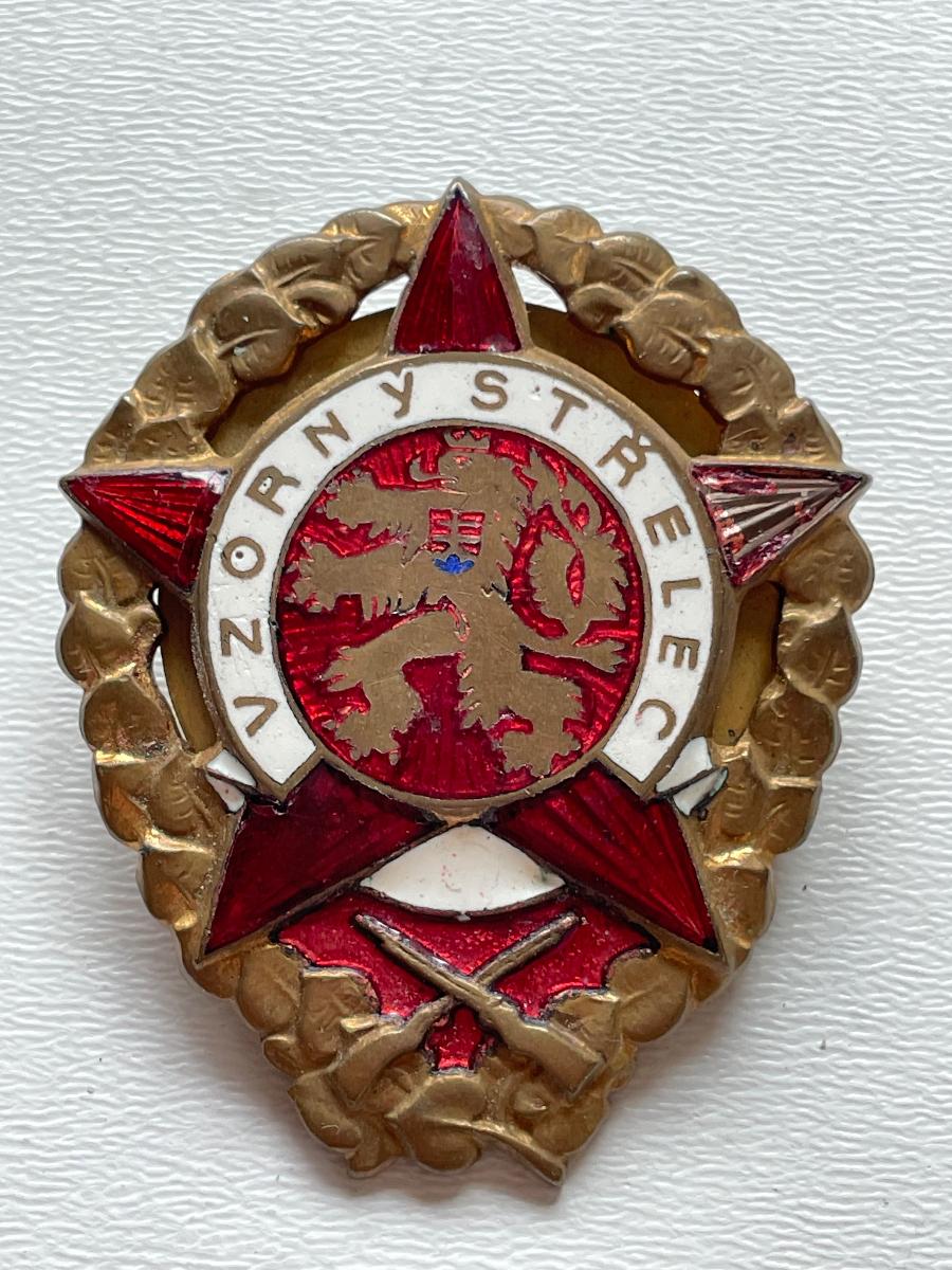 Odznak vzorný strelec - Odznaky, nášivky a medaily