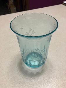 Váza z brúseného skla 1