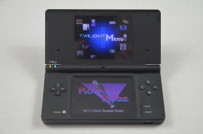 Nintendo DSi Black + 16GB paměťová karta s Twilight Menu++