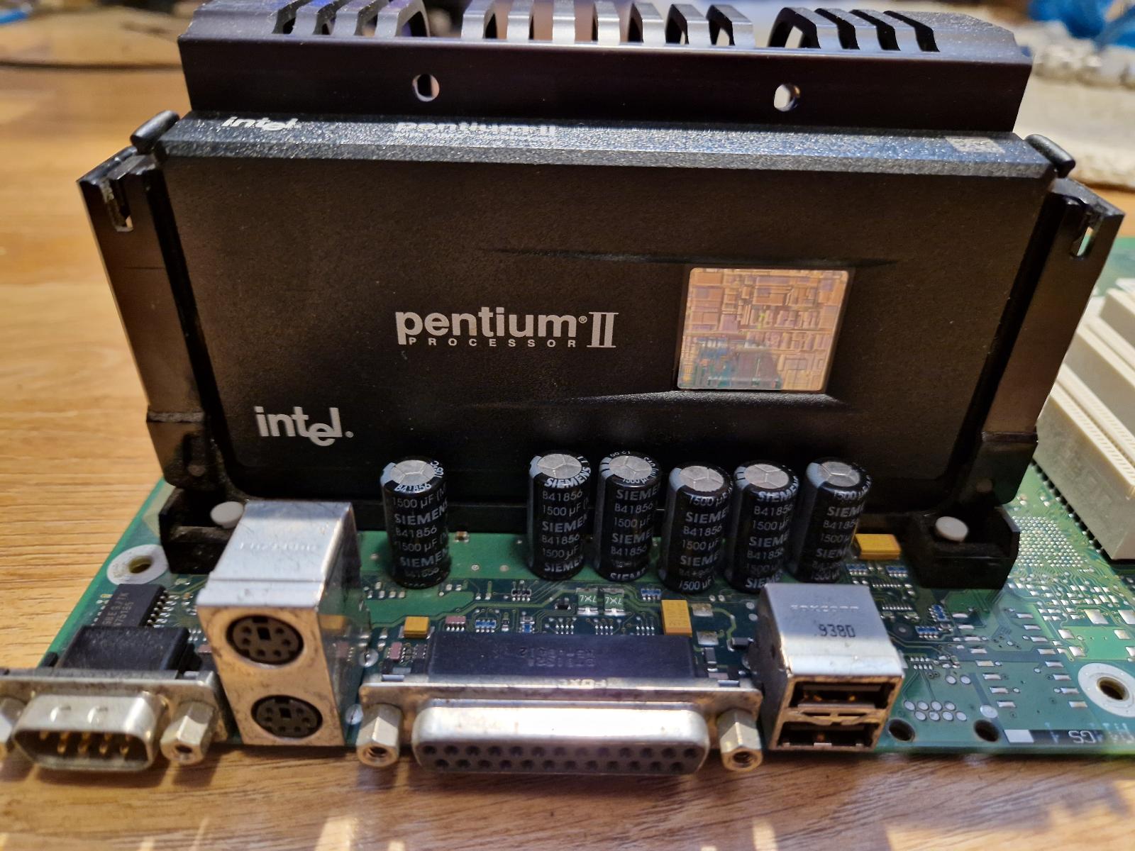 Pentium II + základní deska + RAM - Počítače a hry