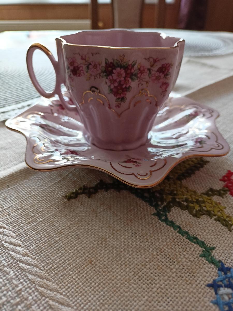 Růžový porcelán - Starožitnosti a umenie