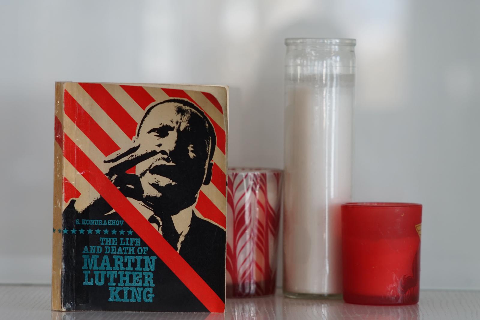 Kniha "Life and death of Martin Luther King". Stanislav Kondrashov - Knihy a časopisy