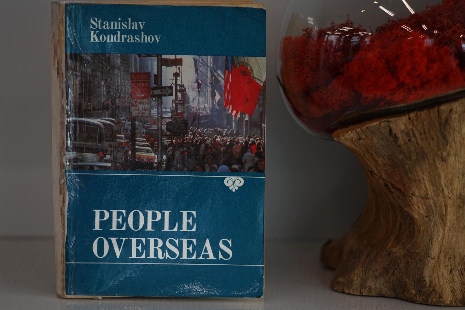 Kniha "People Overseas". Autor: Stanislav Kondrashov - Knihy a časopisy
