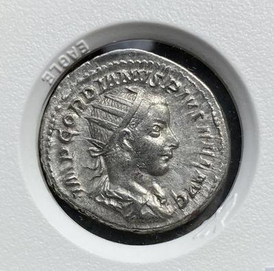 Gordian III Rímsky strieborný denár, 240-244 AD, AU