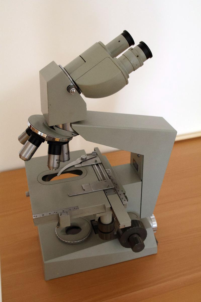 Mikroskop Carl Zeiss - veľmi dobrý stav - Foto