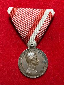 RU - Bronzová medaila Za statočnosť, cisár Karol