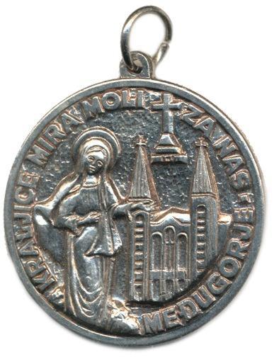Medžugoria Pútnická medaila, Stojaca Panna Mária, farský kostol