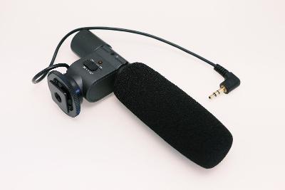 Shenggu SG-108, smerový stereo mikrofón pre kameru alebo fotoaparát
